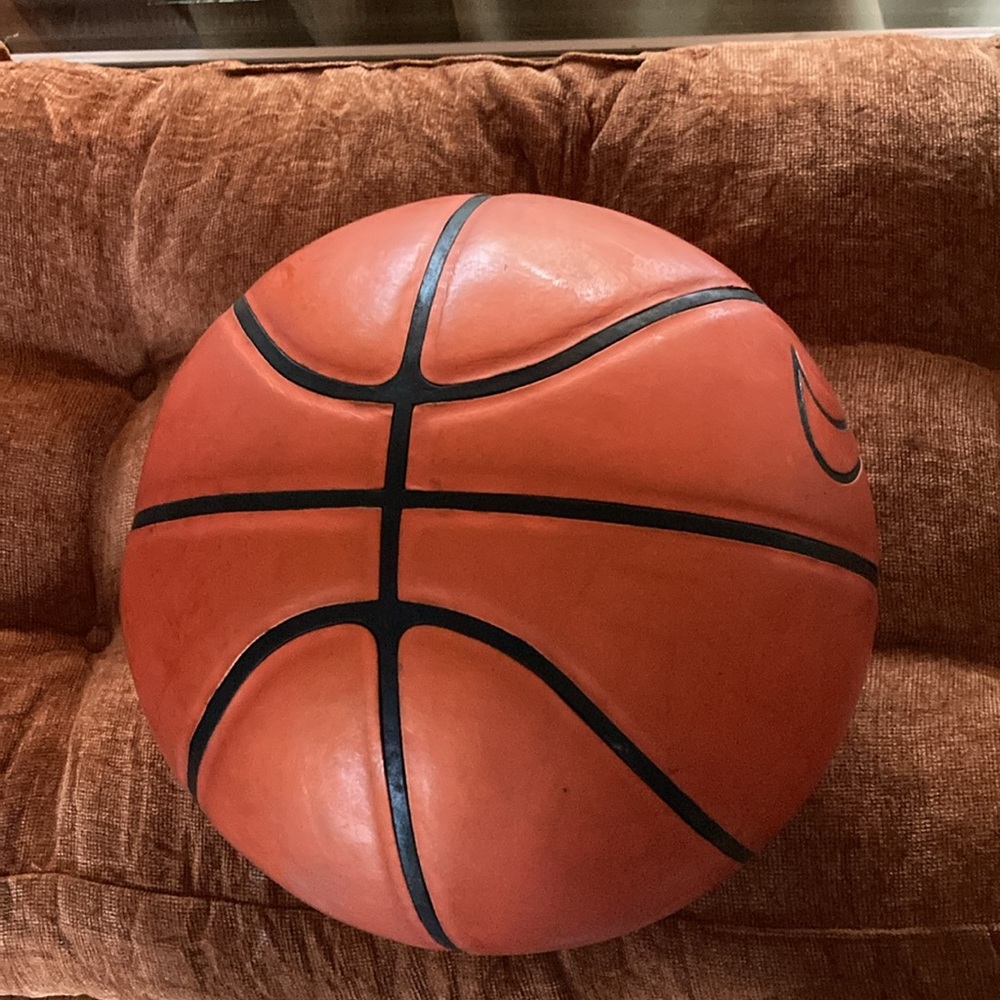 Vintage- Nike Basketball - Picture 3 of 4